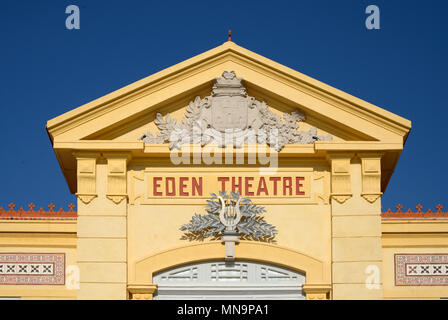 La facciata della storica Eden Theatre o Eden Theatre, uno del mondo più presto il cinema o cinema, La Ciotat, Provenza, Francia Foto Stock