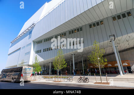 New York, Stati Uniti - 9 Maggio 2018 : Whitney museum di arte americana. Il museo è il focus sul 20esimo e 21st-secolo di arte americana. Foto Stock