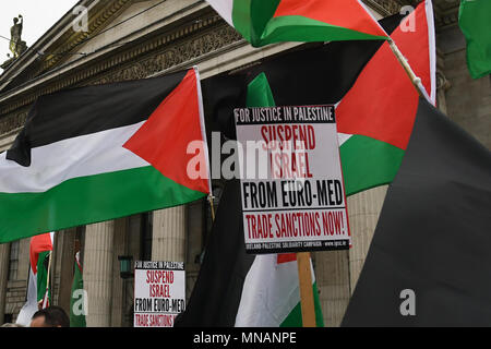 Dublino, Irlanda. 15/5/2018. Oltre centinaia di manifestanti hanno preso parte al Ireland-Palestine Campagna di Solidarietà (IPSC) rally di fronte a Dublino il GPO su O'Connell Street. Foto: ASWphoto Credito: ASWphoto/Alamy Live News