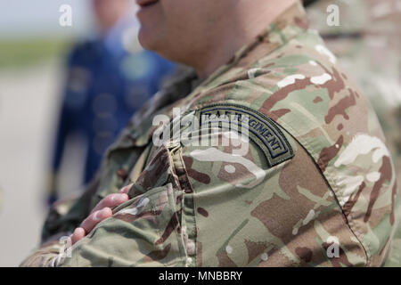 Royal Air Force simbolo su un soldato britannico uniforme Foto Stock