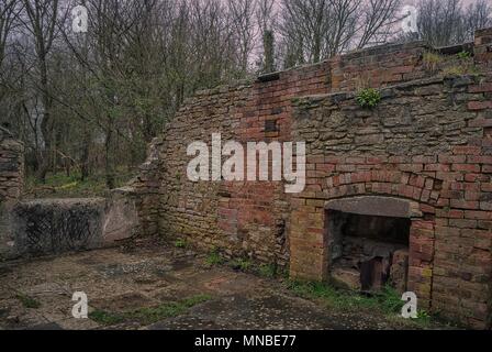 Edifici Abandonded nel villaggio fantasma di Tyneham nel Dorset, Regno Unito Foto Stock