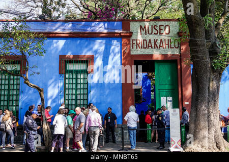 Città del Messico,Messico,etnia ispanica latinoamericana,Coyoacan,del Carmen,Museo Frida Kahlo Museo Frida Kahlo,la Casa Azul,Casa Blu,esterno ou Foto Stock