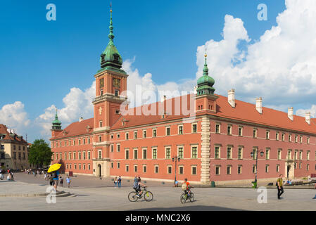 Il Castello Reale di Varsavia, vista del Royal edificio del castello e la Piazza del Castello (Plac Zamkowy) nel quartiere della Città Vecchia di Varsavia, Polonia. Foto Stock