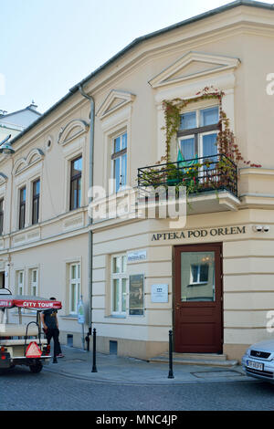 Apteka Pod Orlem è la farmacia di Tadeusz Pankiewicz. Egli era un polacco cattolico romana al farmacista che ha salvato innumerevoli ebrei dall'Olocausto. Cracovia Foto Stock