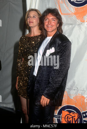 UNIVERSAL City, CA - 6 settembre: (L-R) attrice Susan Dey e l'attore David Cassidy frequentare il settimo annuale degli MTV Video Music Awards il 6 settembre 1990 a Anfiteatro universale in città universale, California. Foto di Barry re/Alamy Stock Photo Foto Stock