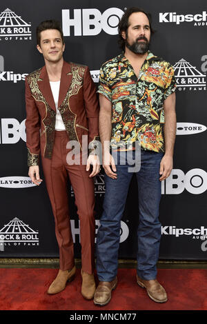 Xxxiii annuale di Rock & Roll Hall of Fame cerimonia di investitura pubblica all Auditorium di Cleveland, Ohio. Dotato di: Brandon fiori, Ronnie Vannucci Jr dove: Cleveland, Ohio, Stati Uniti quando: 14 Apr 2018 Credit: Ray Garbo/WENN.com Foto Stock