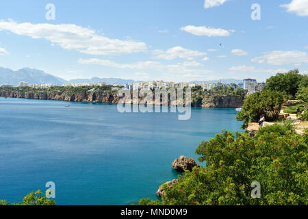 Vista del distretto di Konyaalti dal Parco Karaalioglu in Antalya. Turchia Foto Stock