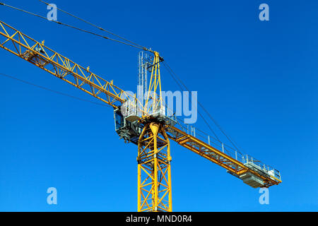 Falcon gru a torre, servizi di costruzione, gru di cantiere, Hunstanton, Norfolk, Regno Unito, Inghilterra, dettaglio, edilizia, industria Foto Stock