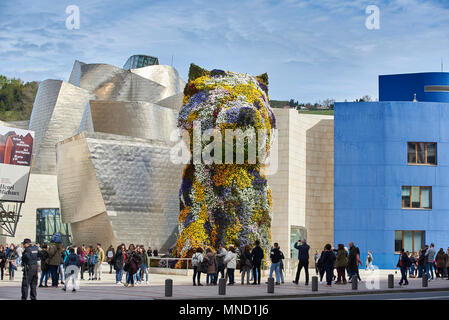 Guggenheim Museum e il cucciolo, Bilbao, Bizkaia, Biscaglia, Paese Basco, Euskadi, Euskal Herria, Spagna, Europa Foto Stock