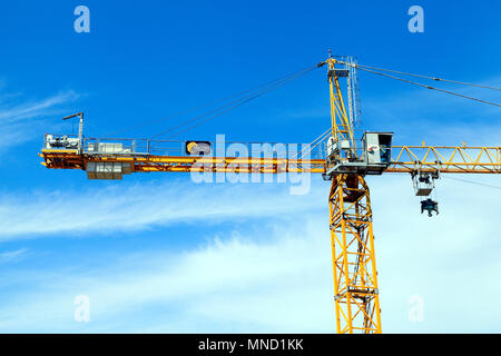 Falcon gru a torre, servizi di costruzione, gru di cantiere, Hunstanton, Norfolk, Regno Unito, Inghilterra, dettaglio, edilizia, industria Foto Stock