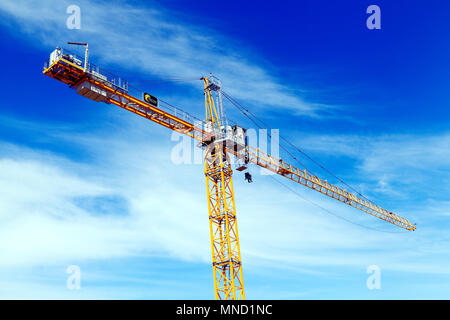 Falcon gru a torre, servizi di costruzione, gru di cantiere, Hunstanton, Norfolk, Regno Unito, Inghilterra, dettaglio, edilizia, industria Foto Stock