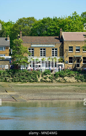 La città Barge public house, Kew, London, Regno Unito Foto Stock