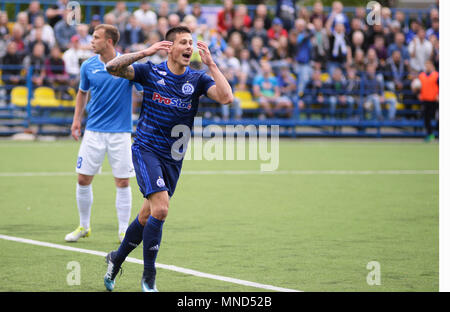 MINSK, Bielorussia - 14 Maggio 2018: Il Calciatore KHVASHCHYNSKI urla per la sfera durante la bielorussa Premier League football match tra FC dinamo Minsk e FC Luch al Olimpiyskiy Stadium. Foto Stock