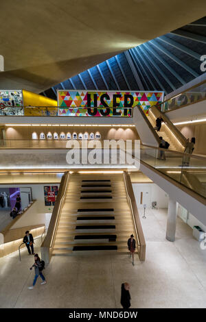 Londra - 10 Maggio 2018: Design Museum London interno Foto Stock