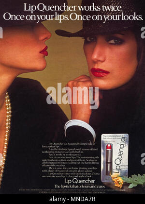 Anni ottanta originale vecchia vintage pubblicità pubblicità labbro Quencher rossetto annuncio nella rivista inglese circa 1980 Foto Stock