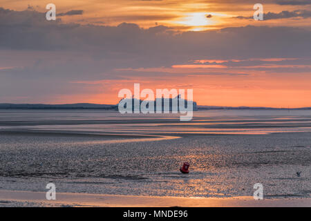 Jade norvegese crociera a vela nel Solent di sunrise Foto Stock