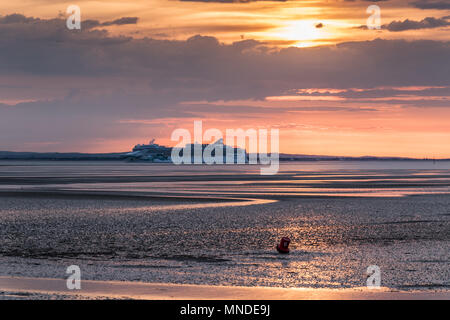 Jade norvegese crociera a vela nel Solent di sunrise Foto Stock