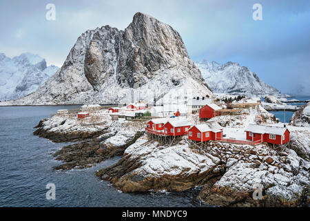 Hamnoy villaggio di pescatori sulle Isole Lofoten in Norvegia Foto Stock