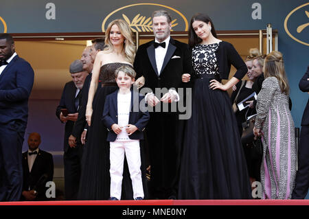 John Travolta e sua moglie Kelly Preston e i loro figli Ella Bleu Travolta e Benjamin Travolta frequentando il 'Solo: una Star Wars Storia' premiere durante la settantunesima Cannes Film Festival presso il Palais des Festivals il 15 maggio 2018 a Cannes, Francia | Verwendung weltweit Foto Stock