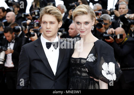 Cannes, Frankreich. 15 Maggio, 2018. Joe Alwyn e Elizabeth Debicki frequentando il 'Solo: una Star Wars Storia' premiere durante la settantunesima Cannes Film Festival presso il Palais des Festivals il 15 maggio 2018 a Cannes, Francia | Verwendung weltweit Credito: dpa/Alamy Live News Foto Stock