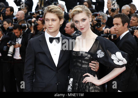 Cannes, Frankreich. 15 Maggio, 2018. Joe Alwyn e Elizabeth Debicki frequentando il 'Solo: una Star Wars Storia' premiere durante la settantunesima Cannes Film Festival presso il Palais des Festivals il 15 maggio 2018 a Cannes, Francia | Verwendung weltweit Credito: dpa/Alamy Live News Foto Stock