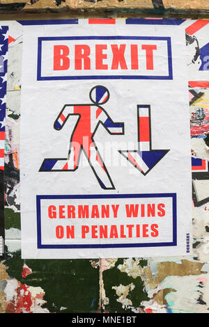Londra REGNO UNITO. 16 maggio 2018. Un poster satirico in Brick Lane East London rende divertente di credito Brexit: amer ghazzal/Alamy Live News Foto Stock
