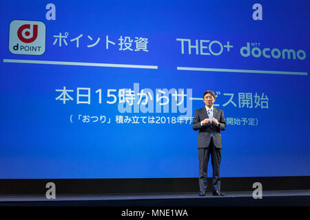 NTT DOCOMO Inc. Presidente e CEO Kazuhiro Yoshizawa parla durante una conferenza stampa per il lancio del suo 2018 estate lineup di 11 dispositivi mobili il 16 maggio 2018, Tokyo, Giappone. Yoshizawa DOCOMO ha presentato i nuovi dispositivi mobili per quest'estate, e la sua propria intelligenza artificiale (AI) personal assistant ''my daiz'' che sarà disponibile da maggio 30. DOCOMO ha anche lanciato una nuova consulenza finanziaria service ''THEO '' disponibile da Maggio 16th. Credito: Rodrigo Reyes Marin/AFLO/Alamy Live News Foto Stock