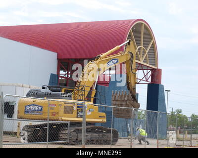 Dallas, Stati Uniti d'America,16 maggio 2018. Walmart vende il suo originale Hypermart USA alla città di Garland come gateway. Il Hypermart era un esperimento e considerata oggi la precurser alle catene centri Super Foto Stock