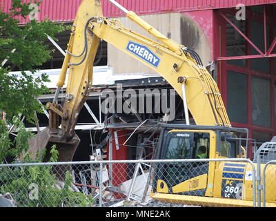 Dallas, Stati Uniti d'America,16 maggio 2018. Walmart vende il suo originale Hypermart USA alla città di Garland come gateway. Il Hypermart era un esperimento e considerata oggi la precurser alle catene centri Super Foto Stock