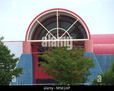 Dallas, Stati Uniti d'America,16 maggio 2018. Walmart vende il suo originale Hypermart USA alla città di Garland come gateway. Il Hypermart era un esperimento e considerata oggi la precurser alle catene centri Super Foto Stock