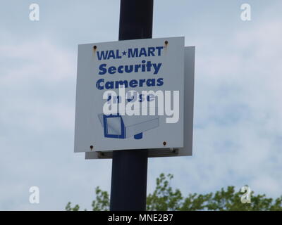 Dallas, Stati Uniti d'America,16 maggio 2018. Walmart vende il suo originale Hypermart USA alla città di Garland come gateway. Il Hypermart era un esperimento e considerata oggi la precurser alle catene centri Super Foto Stock