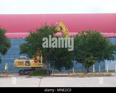 Dallas, Stati Uniti d'America,16 maggio 2018. Walmart vende il suo originale Hypermart USA alla città di Garland come gateway. Il Hypermart era un esperimento e considerata oggi la precurser alle catene centri Super Foto Stock