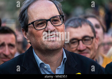 Quim Torra, Presidente della Generalitat de Catalunya durante la protesta di agire. Atto di protesta per chiedere la liberazione dei prigionieri politici Jordi Sànchez e Jordi Cuixart che sono stati in prigione per sette mesi. È la circostanza che è stato il primo atto in Catalogna del presidente-eletto della Generalitat Qim Torra chi ha partecipato al rally. Foto Stock