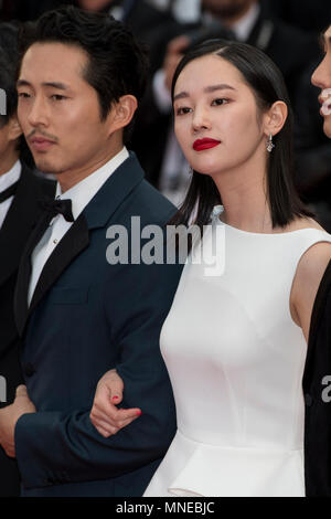 CANNES, Francia - 16 Maggio: (L-R) attore Steven Yeun, attrice Jong-seo frequentare lo screening di 'bruciare' durante la settantunesima annuale di Cannes Film Festival presso il Palais des Festivals il 16 maggio 2018 a Cannes, Francia Credito: BTWImages/Alamy Live News Foto Stock