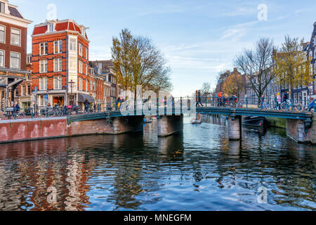 Amsterdam, Paesi Bassi - 17 Novembre 2017: Ponte in Amsterdam Foto Stock