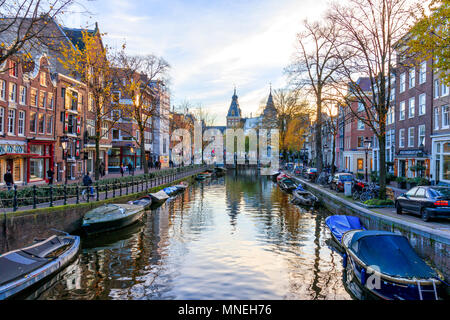 Paesi Bassi, Amsterdam, 17 novembre 2017 - Autunno in Amsterdam Foto Stock