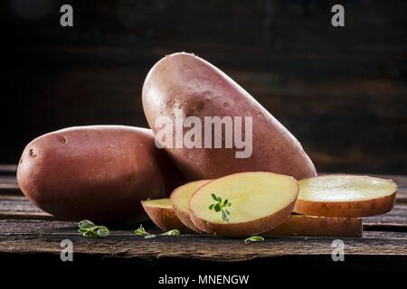 Viola di patate e timo al limone Foto Stock