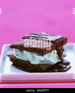 Ice Cream Sandwich (biscotti al cioccolato con menta gelato) Foto Stock