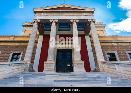 La vecchia sede del parlamento ad Atene in Grecia. La Vecchia Casa del Parlamento a Stadiou Street in Atene, alloggiato il parlamento greco tra il 1875 e il 1935. Foto Stock