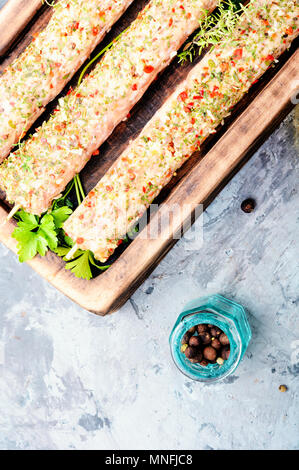 Caucasica piatto popolare, kebab dal giovane agnello carni e spezie.fast food Foto Stock
