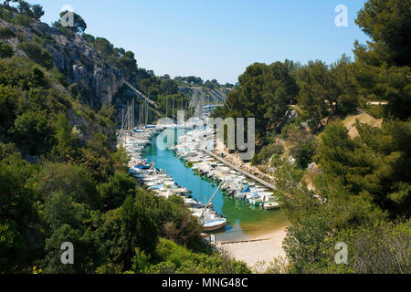 Calanque de Porto Miou, fiordo naturale utilizzato come Marina, Calanques Bouches-du-Rhone, Côte d'Azur, in Francia del Sud, Francia, Europa Foto Stock