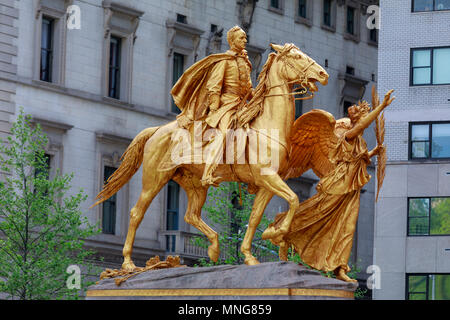 Oro monumento equestre al Central Park di New York Foto Stock