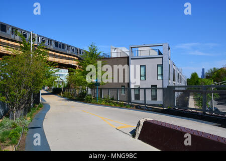 Costoso condos sono state costruite dai 606 Trail, un convertito elevato freight train line fornendo un quartiere esclusivo in esecuzione e percorso in bicicletta Foto Stock