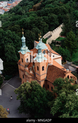 Veduta aerea della chiesa di San Lorenzo a Praga. Foto Stock