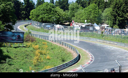 Race Track; Nuerburgring; Nordschleife; inferno verde, Jackie Stewart, Niki Lauda, Hans Stuck, am Bruennchen, Eifel, Renania-Palatinato, Germania, Europ Foto Stock