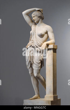 Berlino. Germania. Amazzone ferita, scultura romana dopo originale di Policleto di argo da circa 430 BC. Altes Museum, trovati sul Quirinale Hil Foto Stock