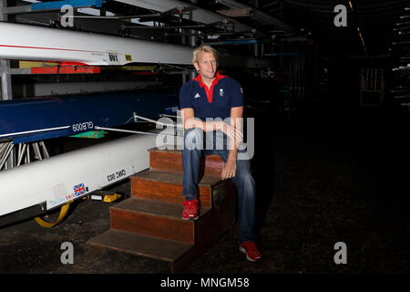 Andrew Triggs Hodge ha MBE - doppia medaglia d'oro olimpica e treble Campione del Mondo vogatore. Newham, Londra 2 Ottobre 2013 --- Image by © Paolo Cunningham Foto Stock