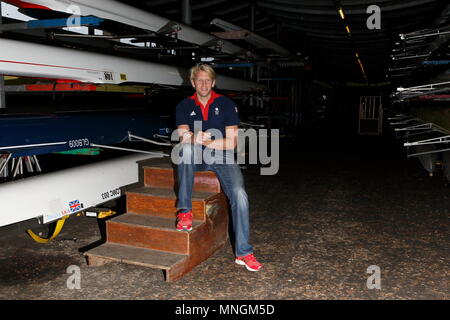 Andrew Triggs Hodge ha MBE - doppia medaglia d'oro olimpica e treble Campione del Mondo vogatore. Newham, Londra 2 Ottobre 2013 --- Image by © Paolo Cunningham Foto Stock