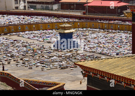 Piattaforma Di Meditazione, Yarchen Gar, Sichuan, Cina Foto Stock