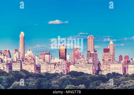 New York City Upper East Side skyline su Central Park, dai toni di colore immagine, STATI UNITI D'AMERICA. Foto Stock